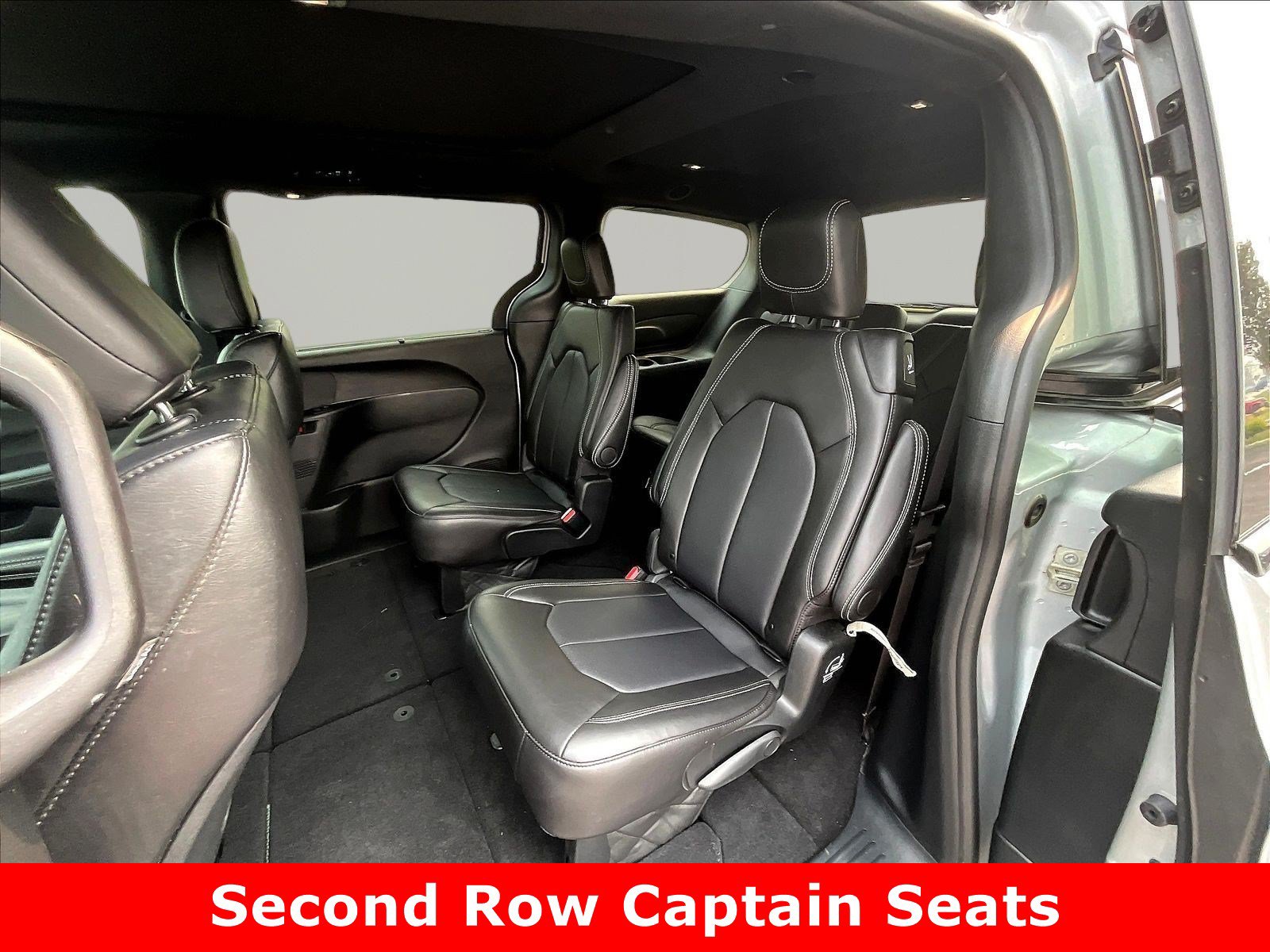 Used 2026 Chrysler Pacifica Select w/ S Appearance Package AWD/4WD image 10