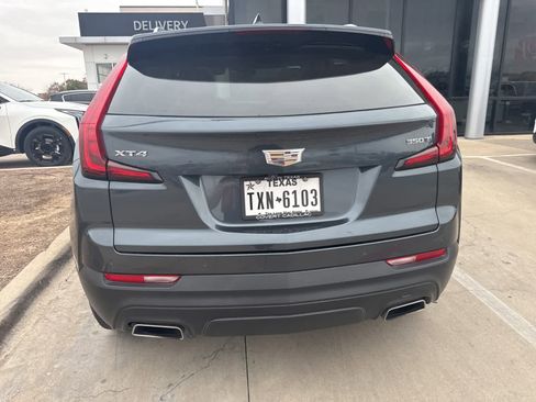 Used 2021 Cadillac XT4 Luxury w/ Cold Weather Package image 5