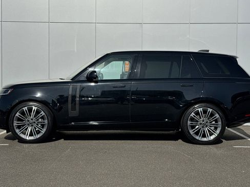 Used 2023 Land Rover Range Rover Long Wheelbase SE AWD/4WD image 2