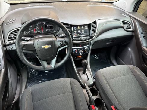 Used 2018 Chevrolet Trax LS FWD image 20