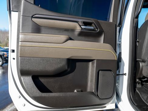 Used 2022 Chevrolet Silverado 1500 ZR2 w/ Technology Package image 19