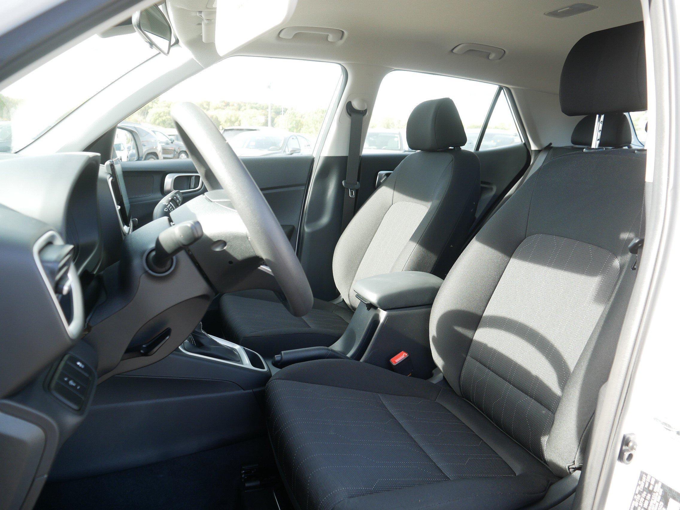 Used 2023 Hyundai Venue SE FWD image 14