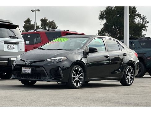 Used 2017 Toyota Corolla SE w/ SE Premium Package FWD image 8