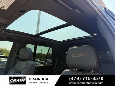 Used 2022 Chevrolet Tahoe High Country w/ Premium Package 2 AWD/4WD image 19