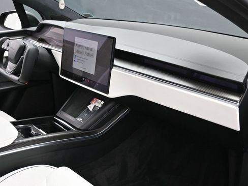 Used 2022 Tesla Model X Plaid image 43