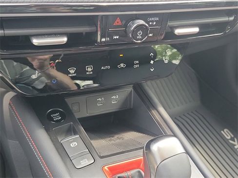 New 2025 Nissan Kicks SR w/ SR Premium Package image 15