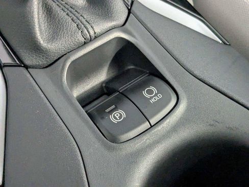 Used 2025 Toyota Corolla Cross L FWD image 22