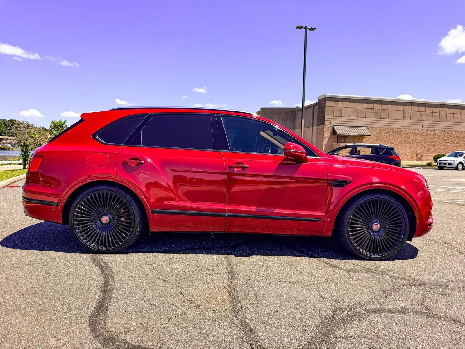 Used 2017 Bentley Bentayga AWD/4WD image 8