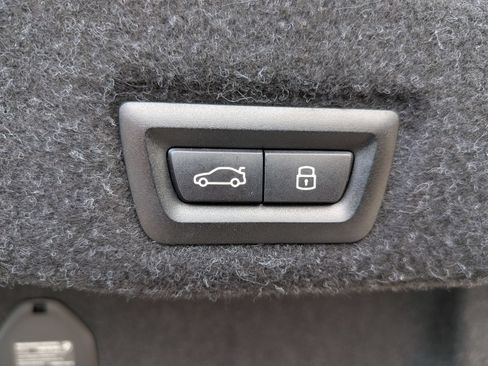 Used 2025 BMW i5 eDrive40i RWD image 34