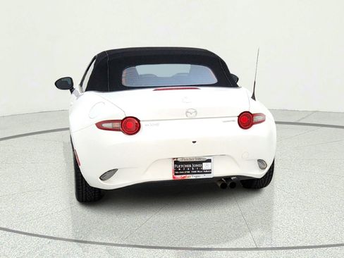 Used 2022 MAZDA MX-5 Miata Grand Touring w/ Weather Package RWD image 11
