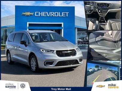 Used 2024 Chrysler Pacifica Touring-L