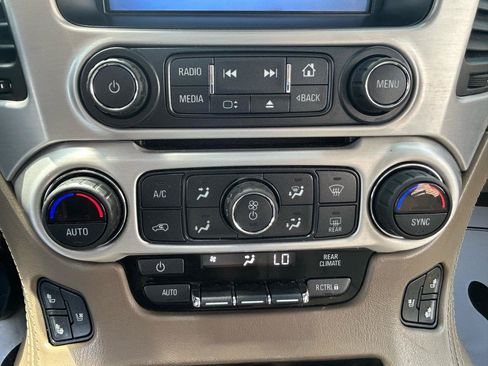 Used 2017 GMC Yukon XL SLT w/ Premium Edition AWD/4WD image 27