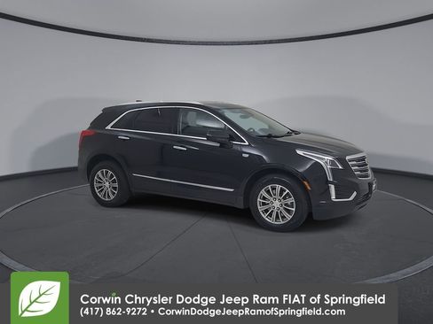 Used 2017 Cadillac XT5 Luxury w/ Driver Awareness Package image 2
