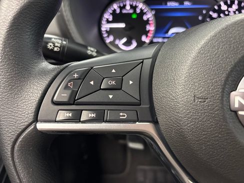 Used 2025 Nissan Sentra SV FWD image 33