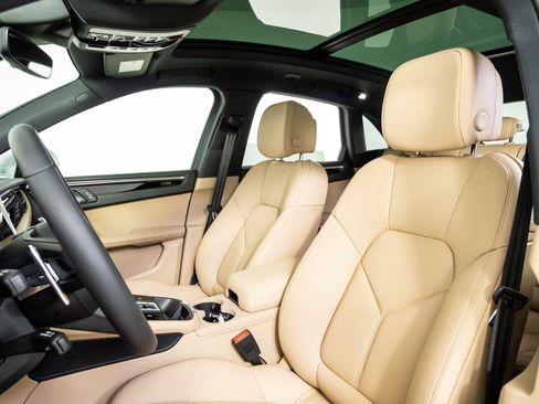 New 2026 Porsche Macan AWD/4WD image 5