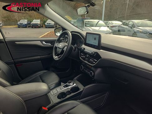 Used 2022 Ford Escape SEL image 22