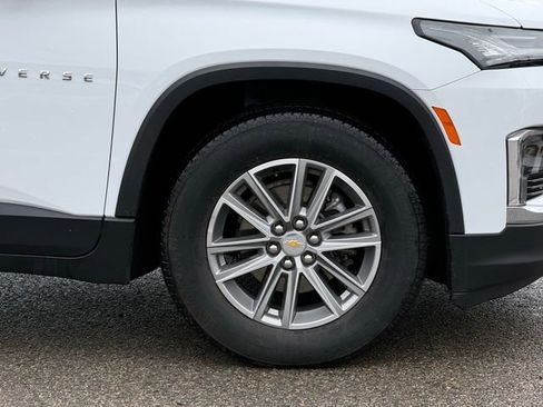 Used 2023 Chevrolet Traverse LT image 6