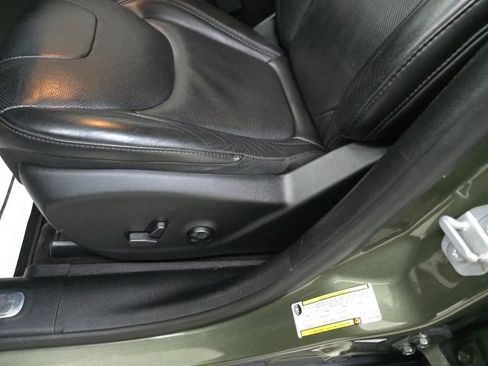Used 2019 Jeep Cherokee Limited FWD image 16