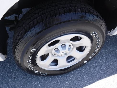 Used 2022 Nissan Titan S RWD image 4