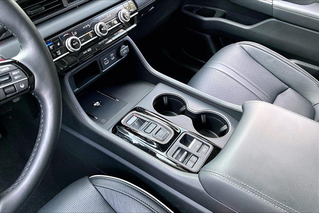 Used 2025 Honda Pilot Elite image 15