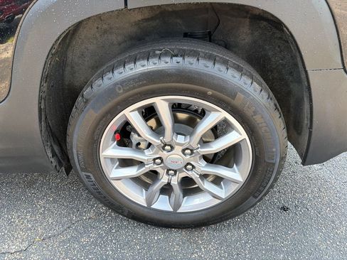 Used 2022 GMC Terrain SLT AWD/4WD image 4