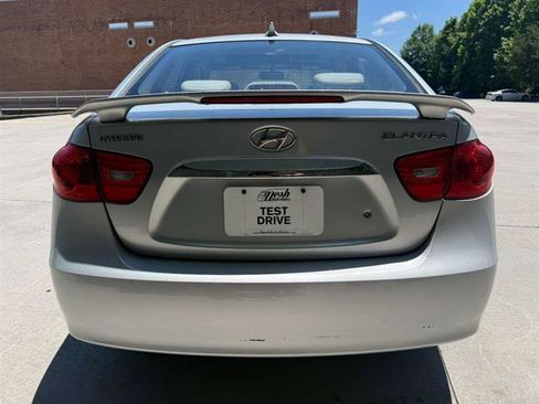 Used 2010 Hyundai Elantra GLS FWD image 5