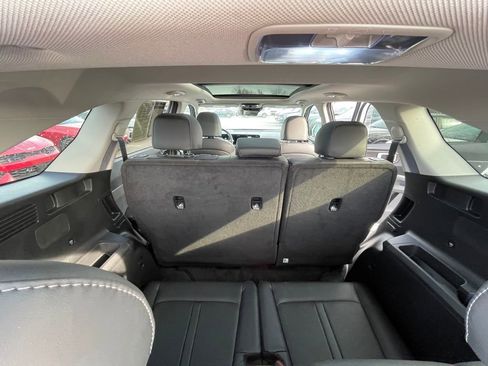 Certified 2025 Kia Sorento S w/ Panoramic Sunroof Package image 24