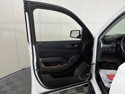 Used 2017 Chevrolet Suburban LT image 15