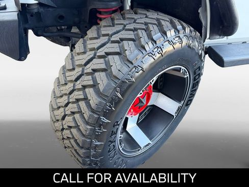Used 2016 Jeep Wrangler Unlimited Rubicon w/ Connectivity Group AWD/4WD image 9