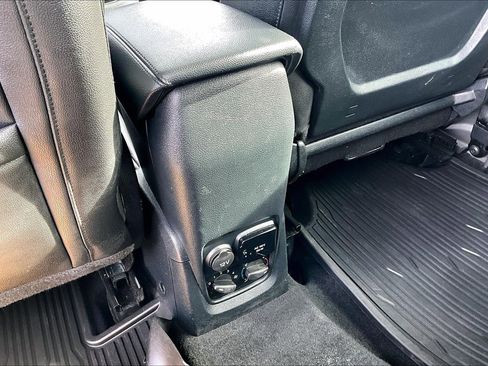 Used 2020 Ford Transit Connect XL image 34