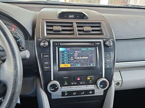 Used 2012 Toyota Camry LE FWD image 11