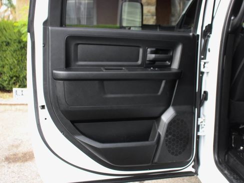 Used 2022 RAM 5500 Tradesman w/ Chrome Appearance Group image 33