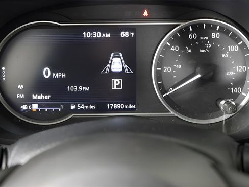 Used 2023 Nissan Versa SR w/ Trunk Package image 16