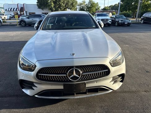 Used 2022 Mercedes-Benz E 350 4MATIC Sedan image 3