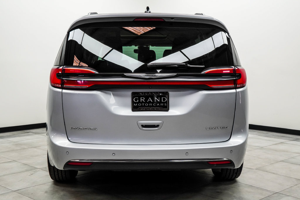 Used 2023 Chrysler Pacifica Limited FWD image 11