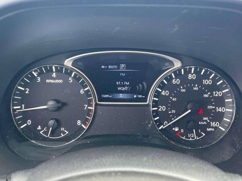 Used 2020 Nissan Pathfinder S AWD/4WD image 27
