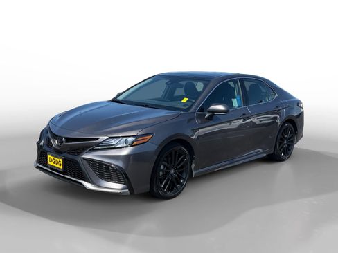 Used 2024 Toyota Camry XSE FWD image 1