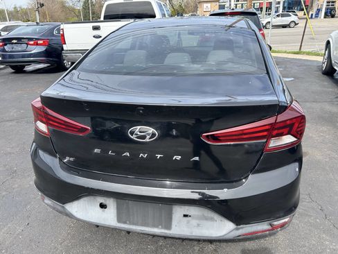 Used 2019 Hyundai Elantra SE image 4