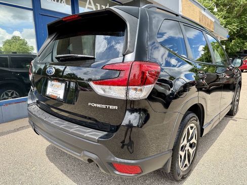 Used 2019 Subaru Forester Premium AWD/4WD image 10