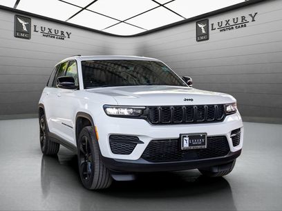 Used 2023 Jeep Grand Cherokee Altitude