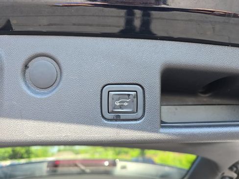 Used 2023 Chevrolet Equinox RS AWD/4WD image 17