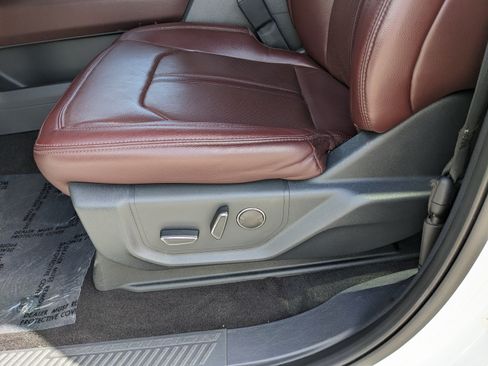 Used 2023 Ford Expedition Limited AWD/4WD image 23