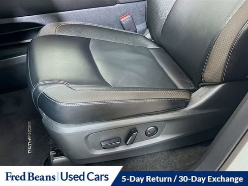 Used 2024 Nissan Pathfinder SL AWD/4WD image 26