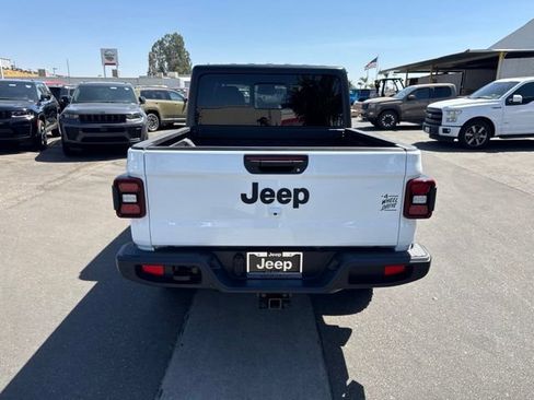 New 2026 Jeep Gladiator Sport AWD/4WD image 4