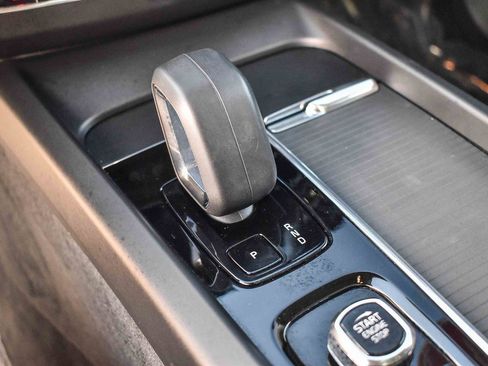 Used 2023 Volvo XC60 B5 Core w/ Climate Package image 19