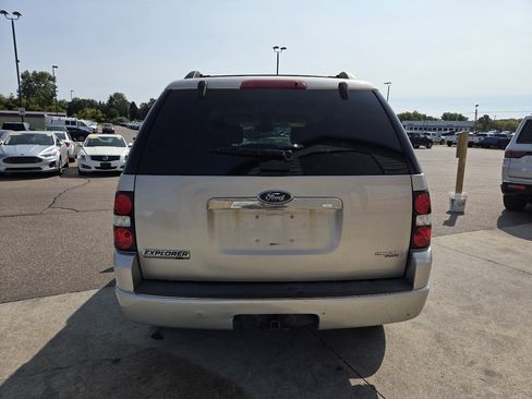 Used 2007 Ford Explorer XLT image 6