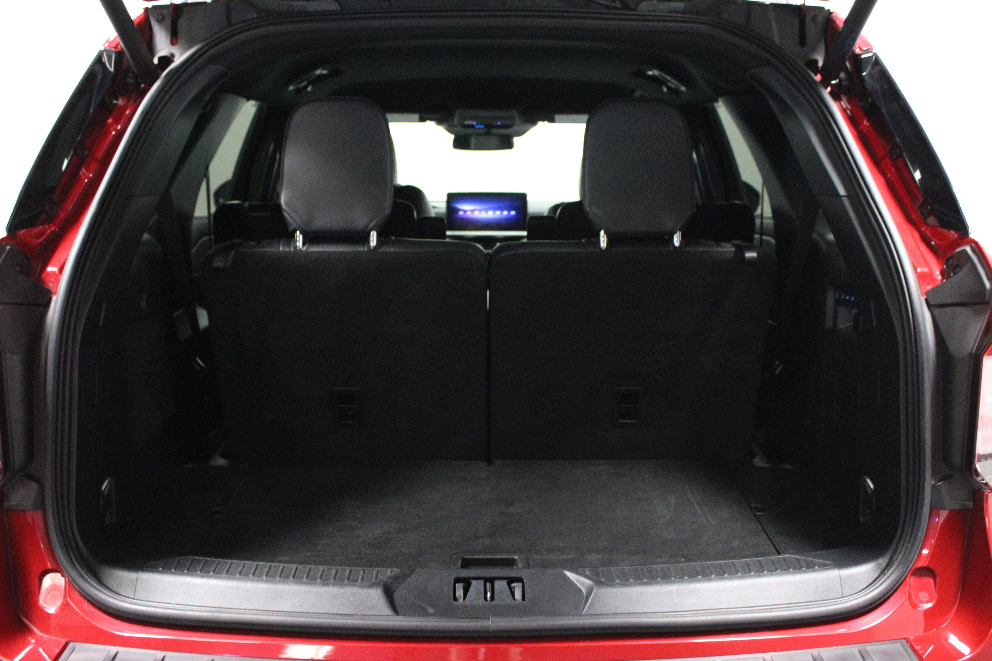Used 2025 Ford Explorer ST RWD image 15
