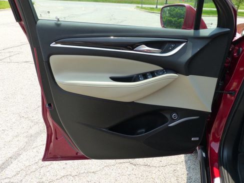 Used 2021 Buick Enclave Essence w/ Sound and Sites Package image 18