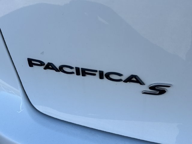 Used 2025 Chrysler Pacifica Limited FWD image 18