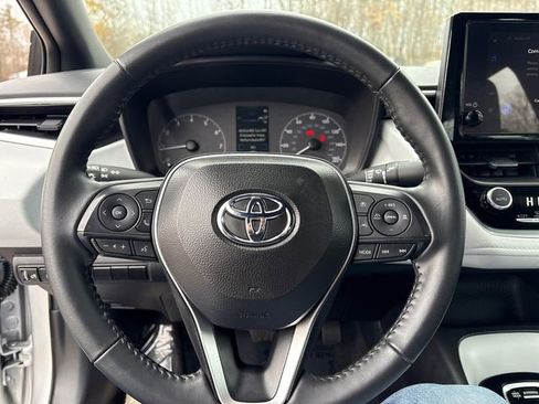 Certified 2025 Toyota Corolla SE image 30